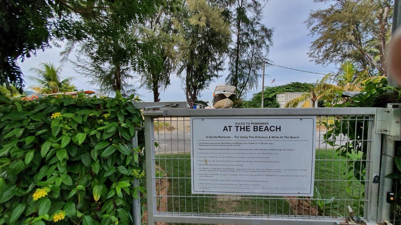 By The Sea Beach Luxury Resort - Batu Ferringhi Kültér fotó