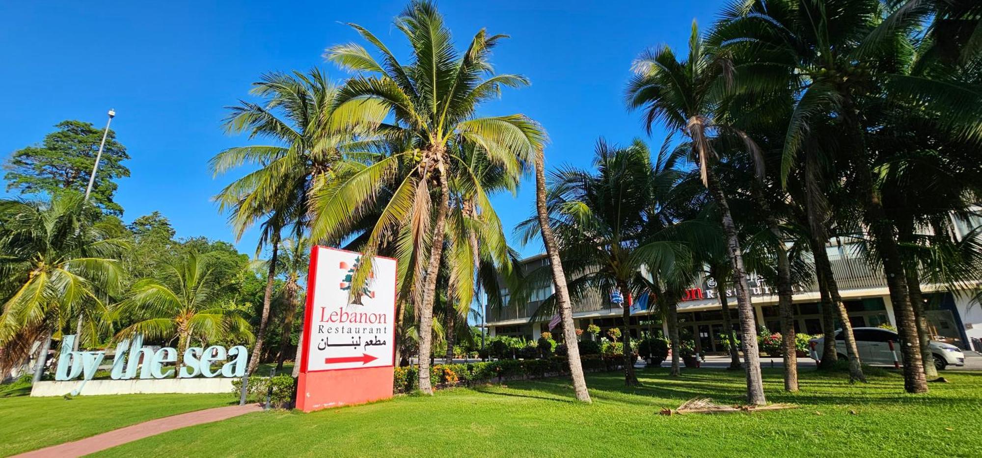 By The Sea Beach Luxury Resort - Batu Ferringhi Kültér fotó